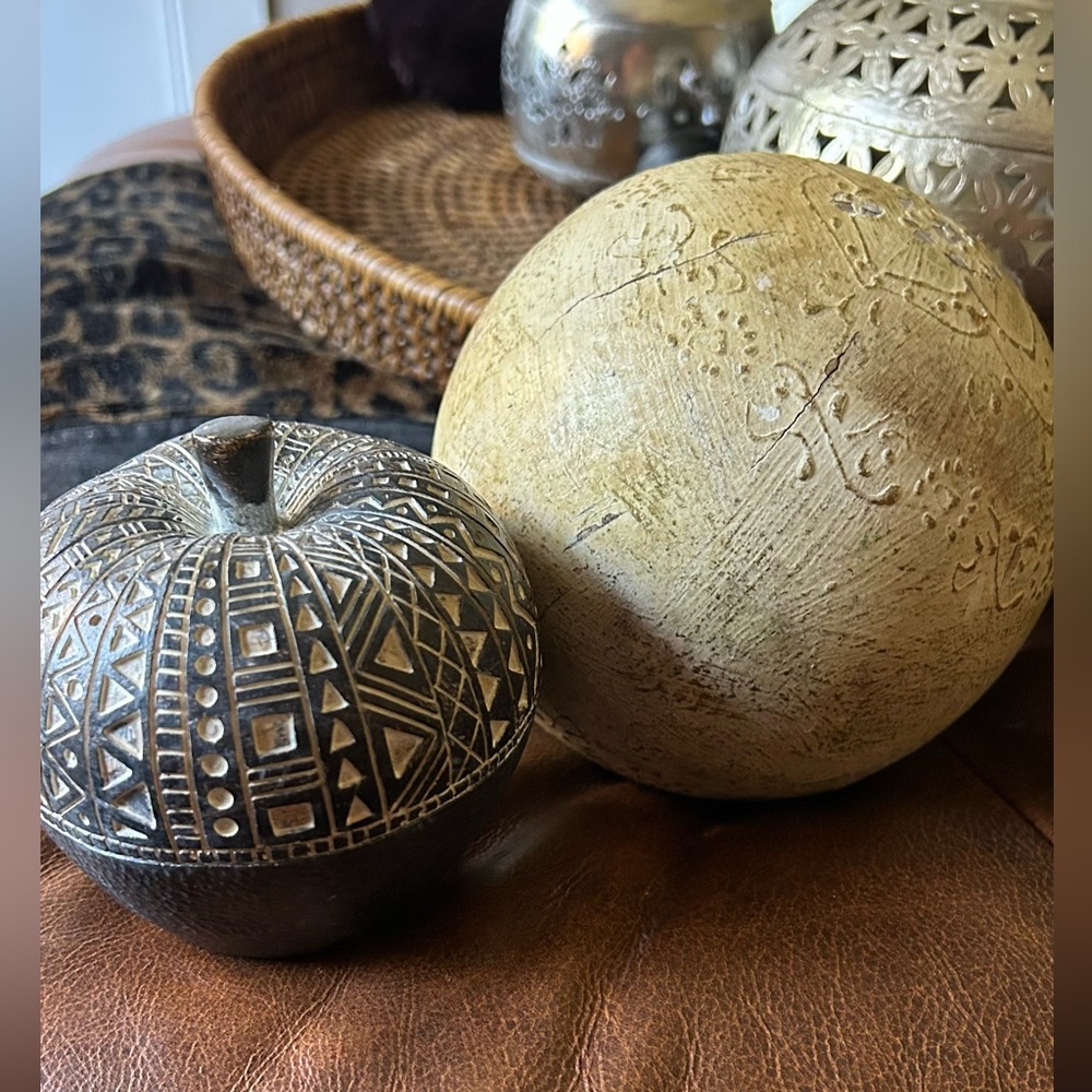 Decorative wooden Spheres
